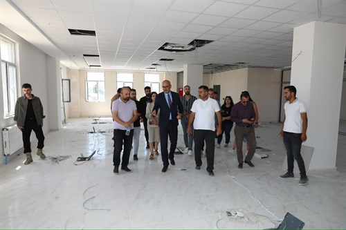 Kaymakam/Belediye Başkan V. İhsan Emre Aydın, İlçe Halk Kütüphanesi Proje Alanında İncelemelerde Bulundu